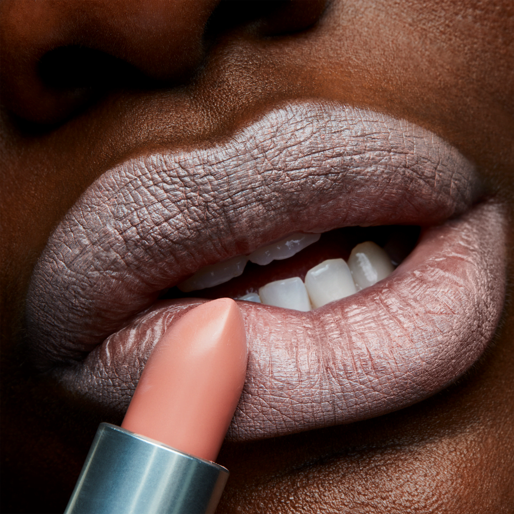 M·A·C Satin Lipstick Myth - Batom Cremoso 3g