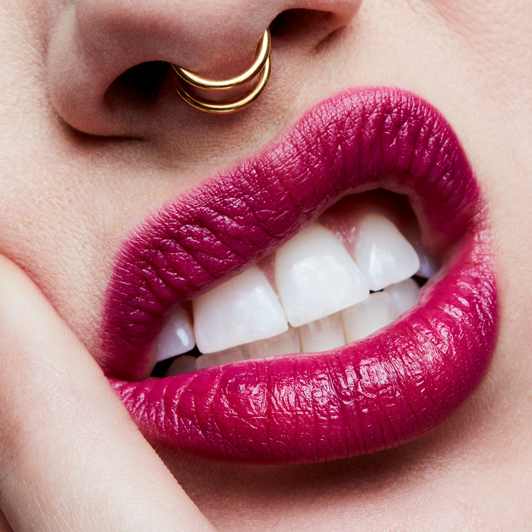 M·A·C Satin Lipstick Rebel - Batom Cremoso 3g