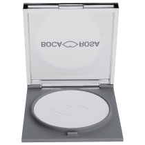 A imagem mostra o pó translucido da marca Boca Rosa, na cor Cocada.