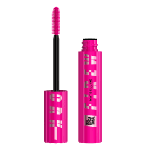 Um rímel rosa vibrante em um tubo plástico cilíndrico com detalhes em prata. O aplicador de rímel preto com cerdas cor de roda finas e longas está posicionado ao lado, pois a embalagem está aberta.