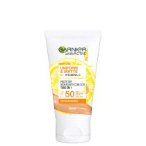 Garnier SkinActive Uniform & Matte Vitamina C FPS50 Média - Protetor Hidratante Facial 40g