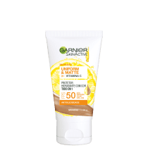 Garnier SkinActive Uniform & Matte Vitamina C FPS50 Morena - Protetor Hidratante Facial 40g