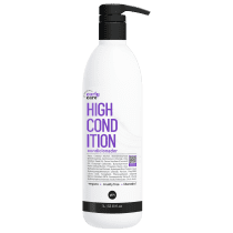 Condicionador High Condition da marca Curly Care. Embalagem plástica branca cilíndrica com tampa preta. Rótulo frontal com o nome do produto em letras grandes na cor roxa e a descrição "condicionador" abaixo.