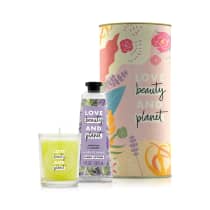 Kit Love Beauty and Planet Smooth & Serene com Vela (3 produtos)