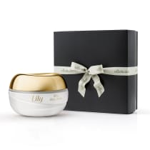 Combo Presente Lily: Creme Acetinado Hidratante Desodorante Corporal 250g + Caixa de Presente