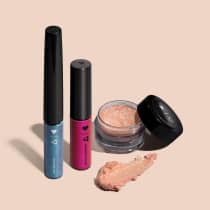 Combo QDB Beats: Batom Iluminado Rosa da Ferveção 5,4ml + Glitter em Gel Furta Cor 5g + Delineador Líquido Azul Spirit 3,2g