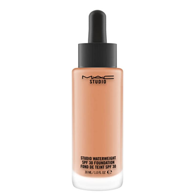 M·A·C Studio Waterweight FPS30 NW35 - Base Líquida 30ml Menor preço em M·A·C Studio Waterweight FPS30 NW35 - Base Líquida 30ml