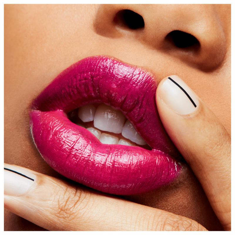 M·A·C Amplified Lipstick Girl About Town - Batom Cremoso 3g