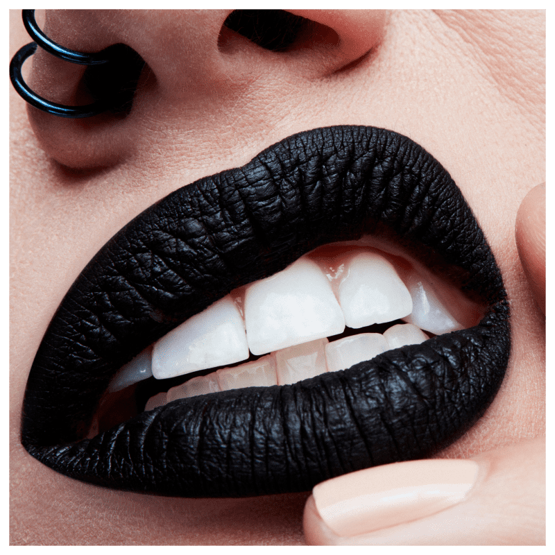 M·A·C Retro Matte Liquid Lipcolour Caviar - Batom Líquido 5ml