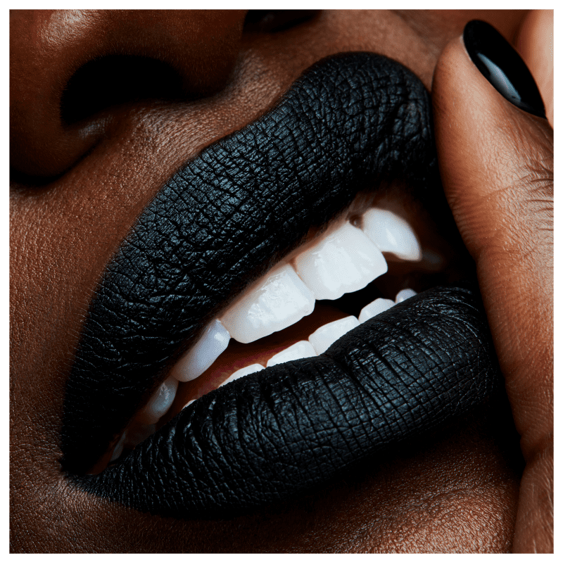 M·A·C Retro Matte Liquid Lipcolour Caviar - Batom Líquido 5ml