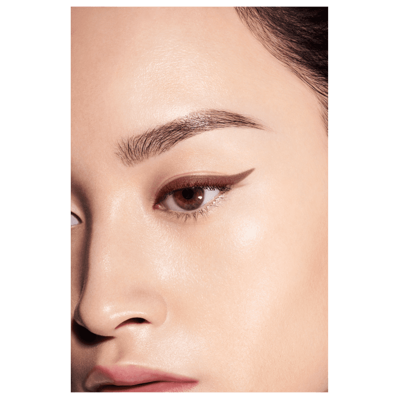 Shiseido Kajal InkArtist 01 Tea House - Lápis de Olho 0,8g