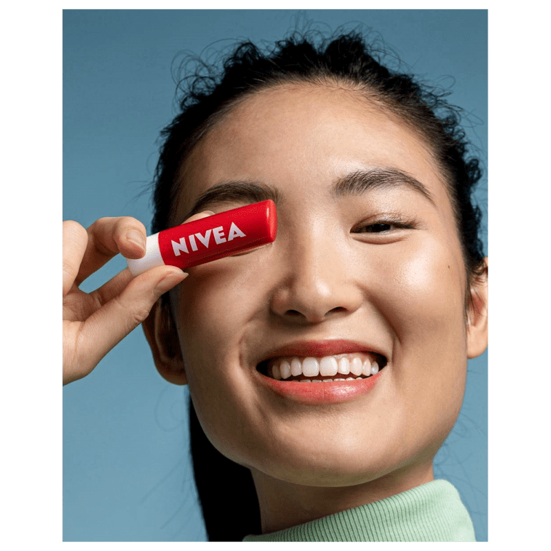 Protetor Labial NIVEA Shine Morango 4,8g