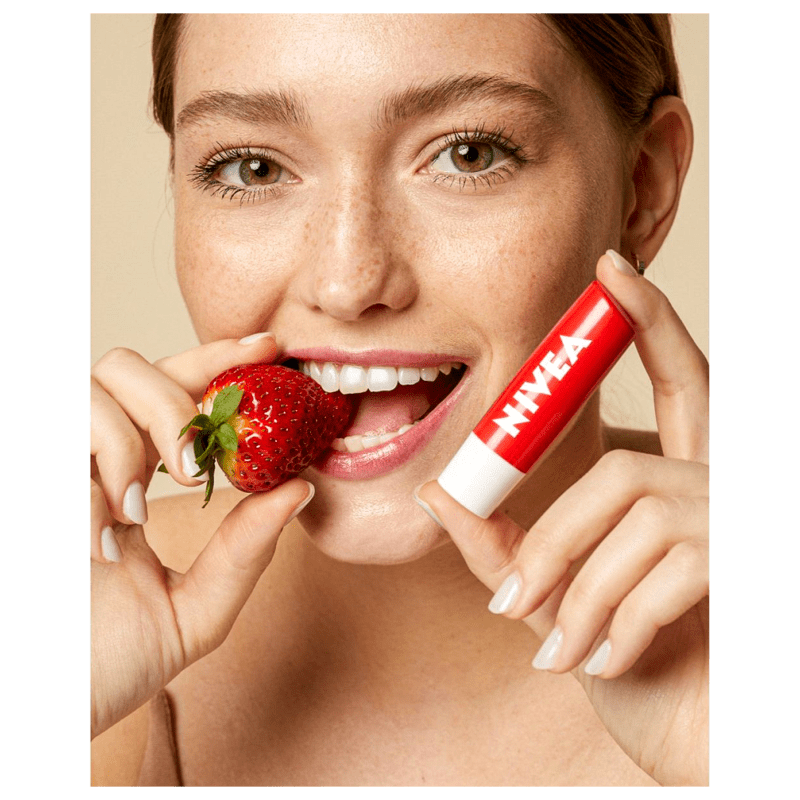 Protetor Labial NIVEA Shine Morango 4,8g