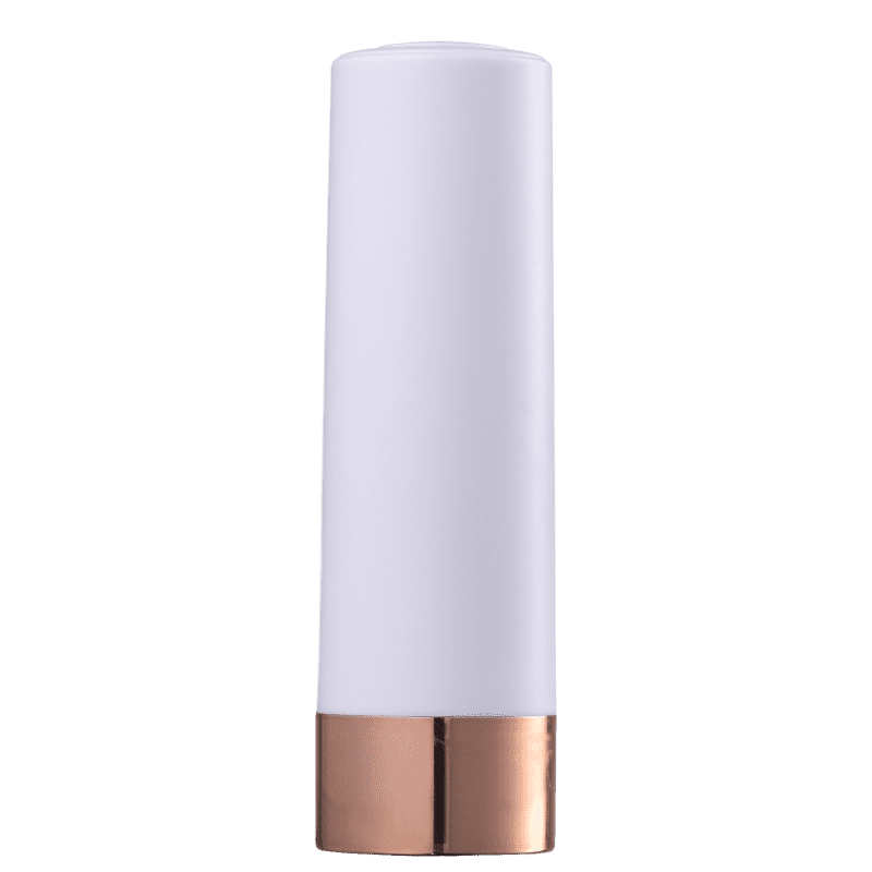 Essence This Is Me 102 - Batom Semi-Matte 3,3g