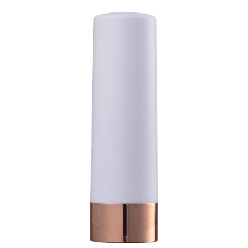 Essence This Is Me 104 - Batom Semi-Matte 3,3g