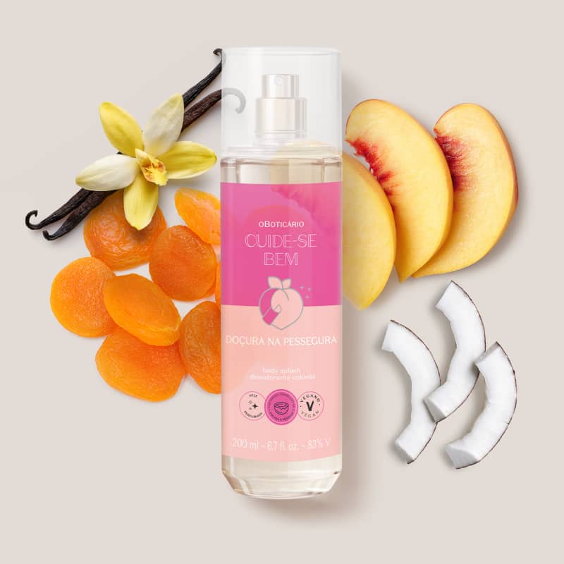 O produto apresentado é um body splash desodorante da marca Boticário, com o nome "Cuide-se Bem". A embalagem é um frasco transparente com uma tampa branca, contendo o líquido Ao redor do frasco, há diversos ingredientes naturais como flores de baunilha.