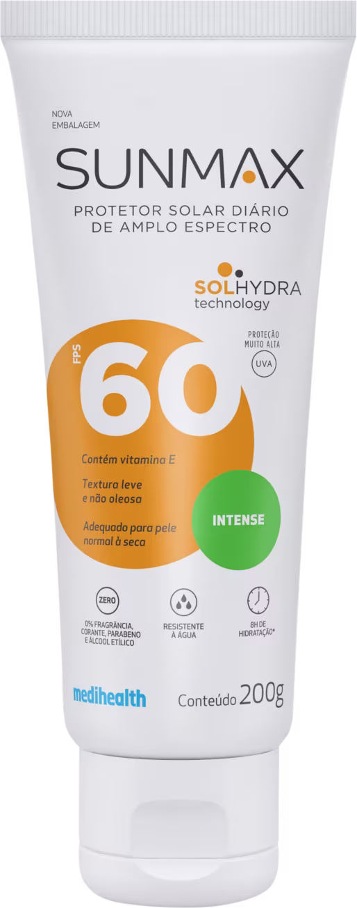 A imagem mostra um protetor solar da marca Sunmax, com embalagem branca e detalhes laranja e verde. Além do nome da marca, tipo de pele indicado e fator de proteção, são destacados outros benefícios, além da indicação de peso líquido no rodapé.