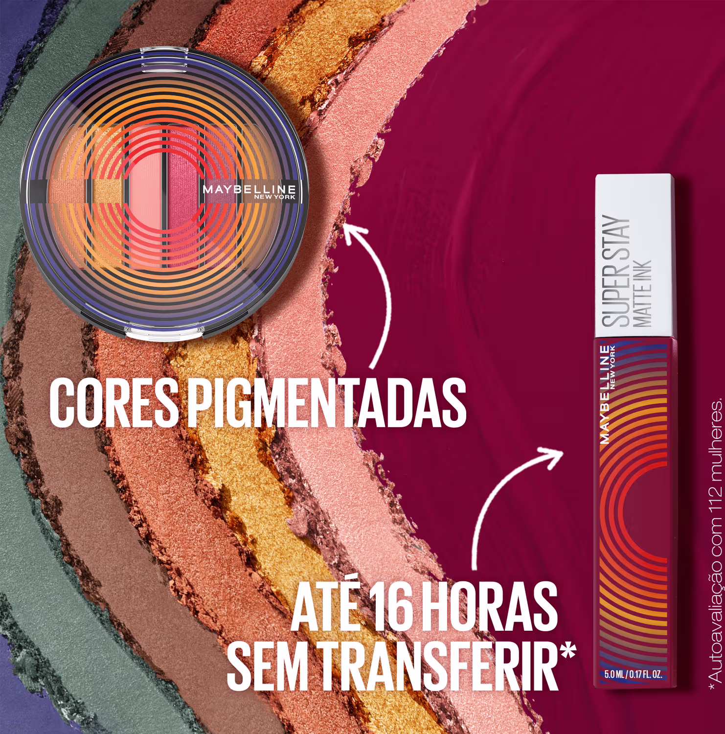 A imagem mostra uma paleta de sombras compacta redonda com cores vibrantes em tons de laranja, amarelo e rosa. Do outro lado a embalagem do batom. Ao lado dos produtos há um texto em branco indicando o benefício principal de cada item.