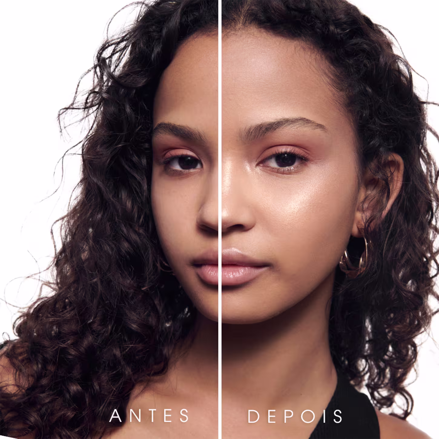 Esta imagem apresenta uma comparação antes e depois do uso do iluminador.  Na parte do "Antes" temos uma uma mulher de pele negra natural. Na parte "Depois", a mesma mulher é retratada com uma pele mais uniforme, brilhante e aveludada.