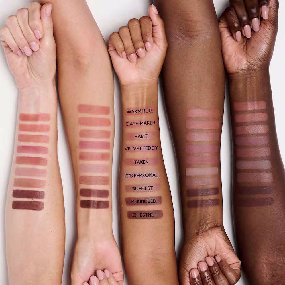 Todos os tons de batons em diferentes tons de pele