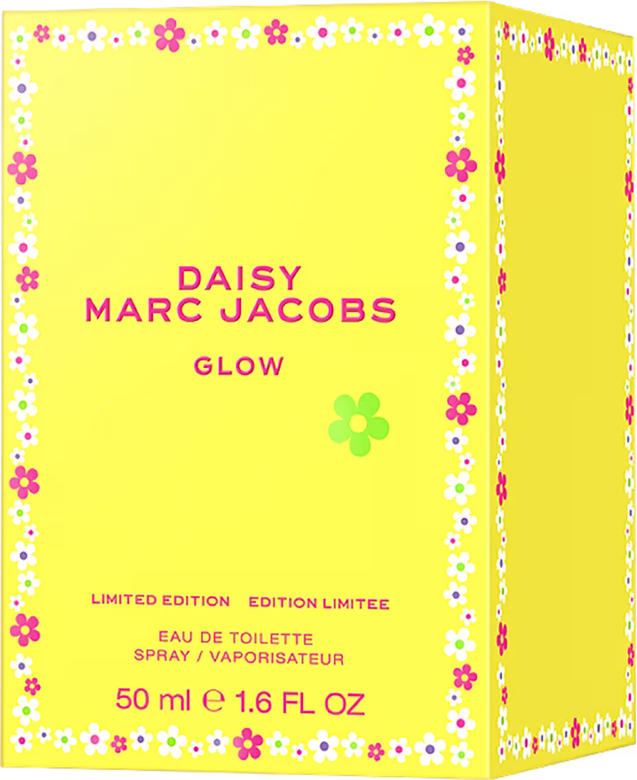 Frasco de perfume Daisy Marc Jacobs Glow, em embalagem amarela com flores estampadas, edição limitada, com 50 ml de eau de toilette.