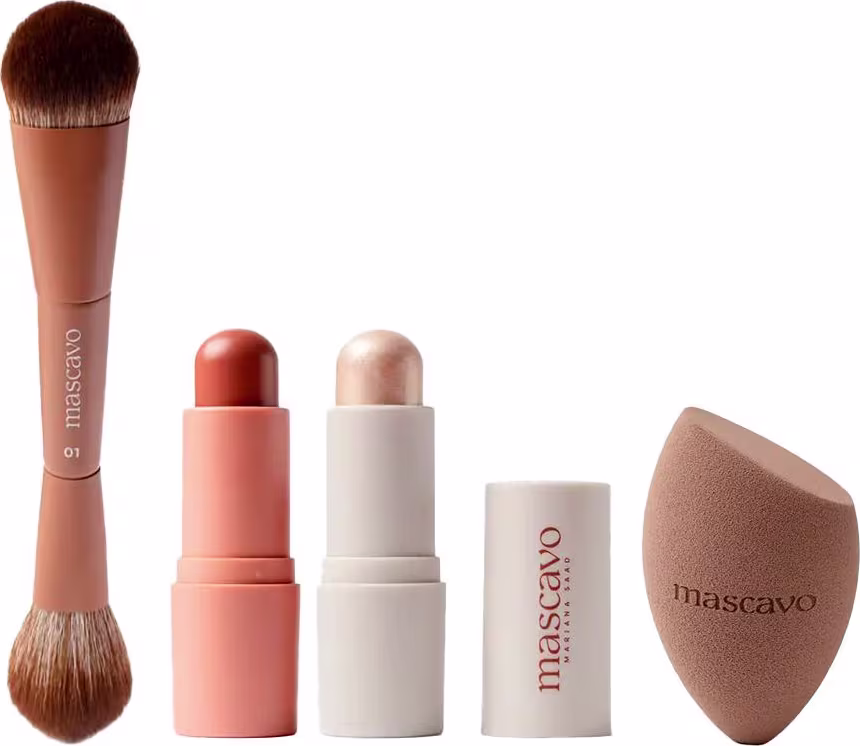 O Kit Mascavo Contém:
1 Mascavo Pro Series 01 Pincel de Maquiagem Duplo para Rosto
1 Mascavo Glow Stick Iluminador em Bastão Champagne - 6g
1 Mascavo Flush Stick Blush em Bastão Maple - 6g
1 Mascavo Problender Esponja de Maquiagem Grande