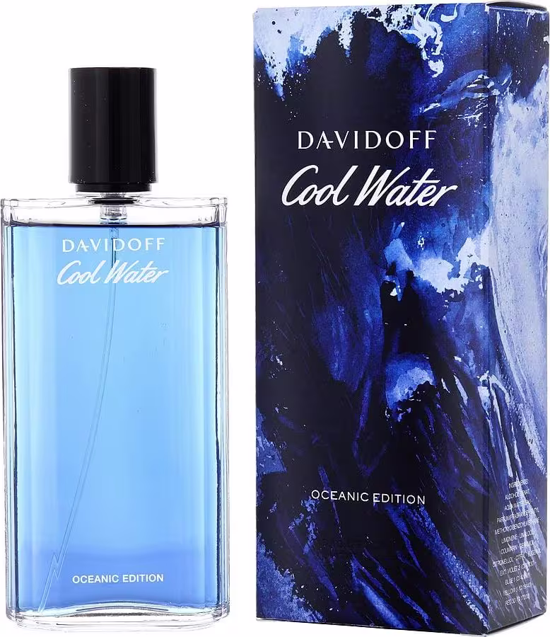 Frasco de perfume Davidoff Cool Water Oceanic Edition, com embalagem azul e preta destacando o nome da fragrância. O frasco é transparente, com líquido azul claro, e o rótulo apresenta o nome da marca e a edição "Oceanic".