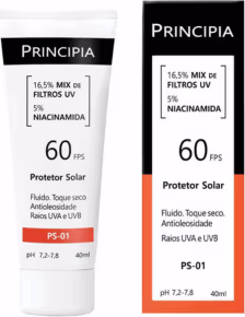 Tubo e embalagem do protetor solar da marca Principia, com embalagens pretas e brancas.