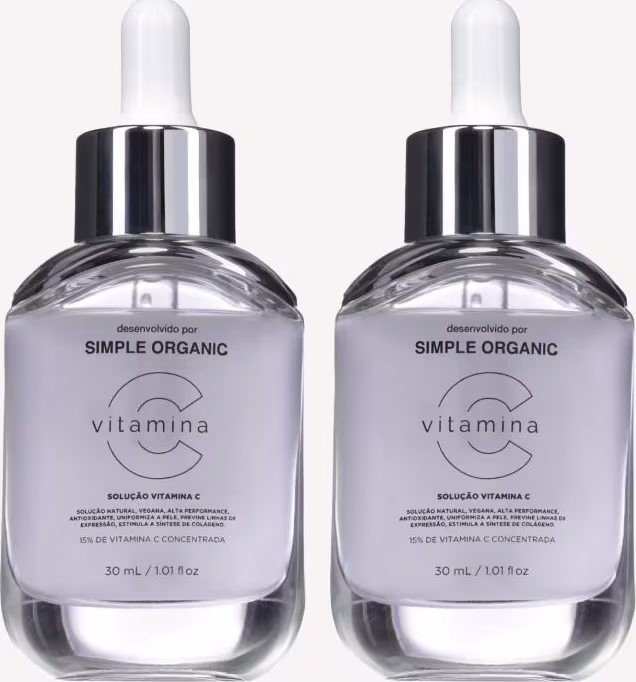 Dois frascos de vidro com soluções de vitamina C da marca Simple Organic, com rótulos em preto e branco. Cada frasco possui 30 ml de conteúdo e conta com um conta-gotas para aplicação.
