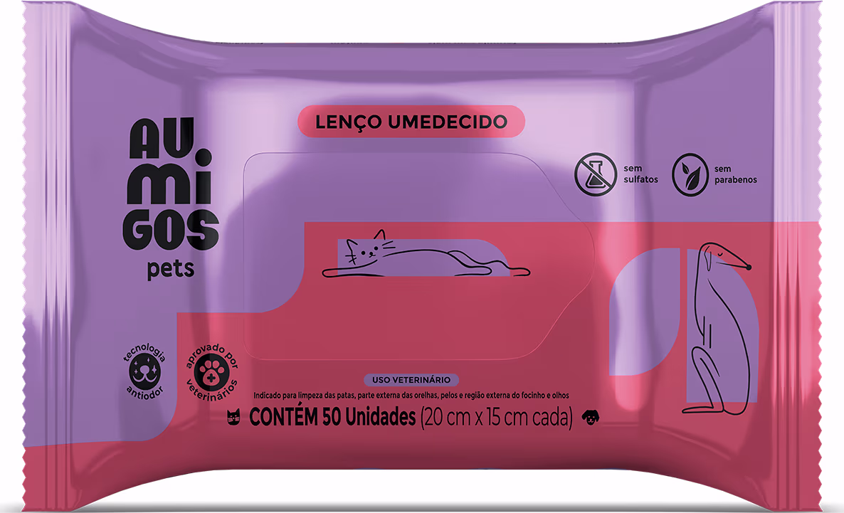 Pacote de lenços umedecidos para animais de estimação da marca Amigos Pets. Contém 50 unidades de lenços medindo 20 cm x 15 cm cada. Os rótulos indicam que os lenços são sem sulfatos e parabenos, destinados à higiene de cães e gatos.