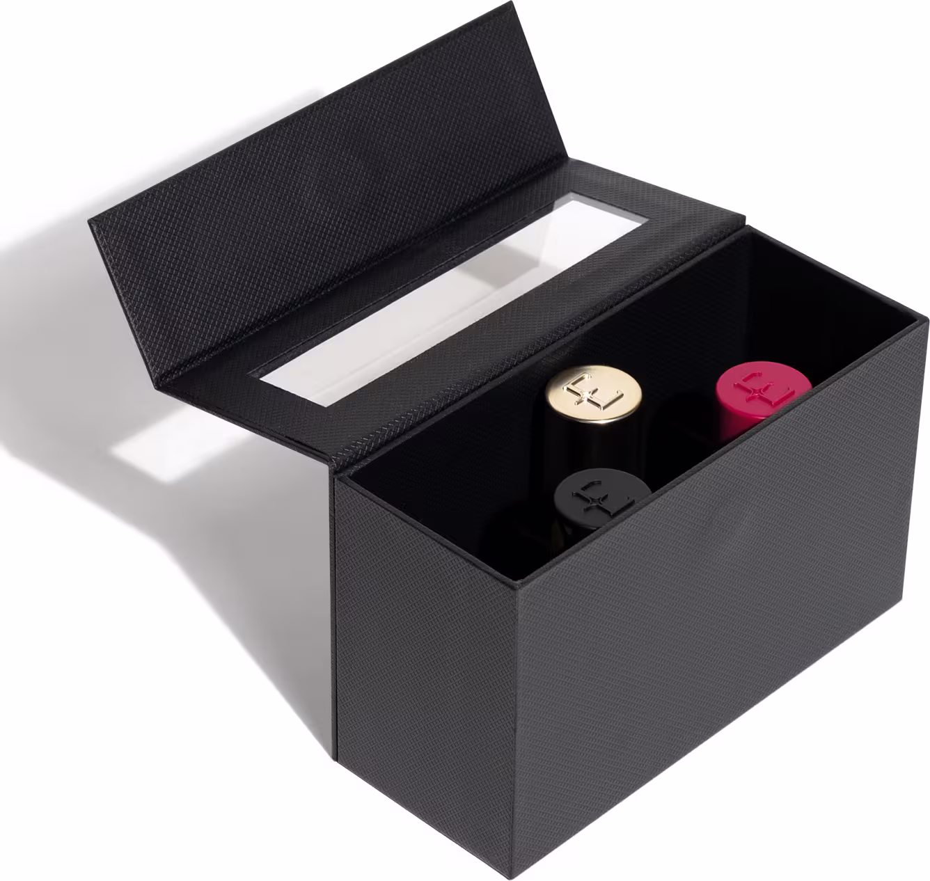 Na imagem um estojo preto com dez compartimentos para guardar batons. Na tampa há um visor transparente que permite visualizar o conteúdo da caixa fechada.