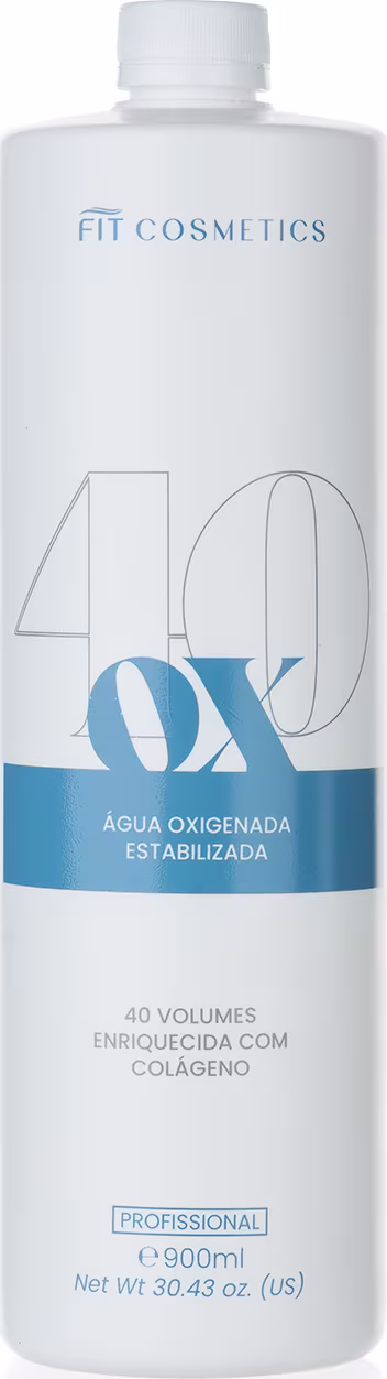 Frasco branco de 900ml da linha Fit Cosmetics, contendo "Água Oxigenada Estabilizada" com 40 volumes, enriquecida com colágeno, indicada para uso profissional.