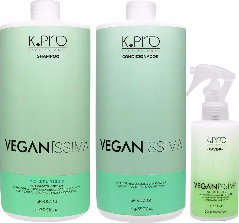 Conjunto de produtos da linha Veganissima da marca K.Pro, incluindo shampoo, condicionador e leave-in em embalagens verdes com rótulos em preto. O conjunto contém frascos de 1L e 200ml.