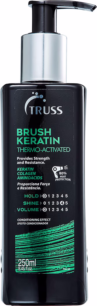 A imagem mostra um produto para cabelos da marca Truss. O rótulo indica que é um "Brush Keratin Thermo-Activated", que fornece força e resistência aos fios. O produto contém queratina, colágeno e aminoácidos.