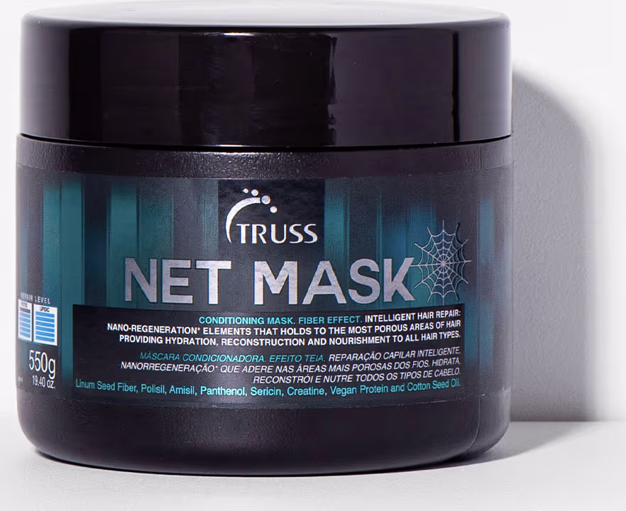 Máscara capilar Net Mask da marca Truss de 550g. Rótulo destacando os termos "Net Mask" e "Conditioning Mask, Fiber Effect, Intelligent Hair Repair". Descrição dos benefícios e ingredientes como fibras, proteínas vegetais e ativos de reconstrução capilar.