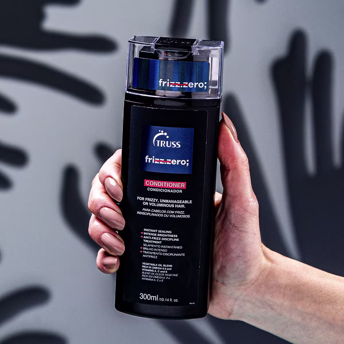 Kit TRUSS Frizz Zero + Uso Obrigatório Oil Mini, 3 produtos.