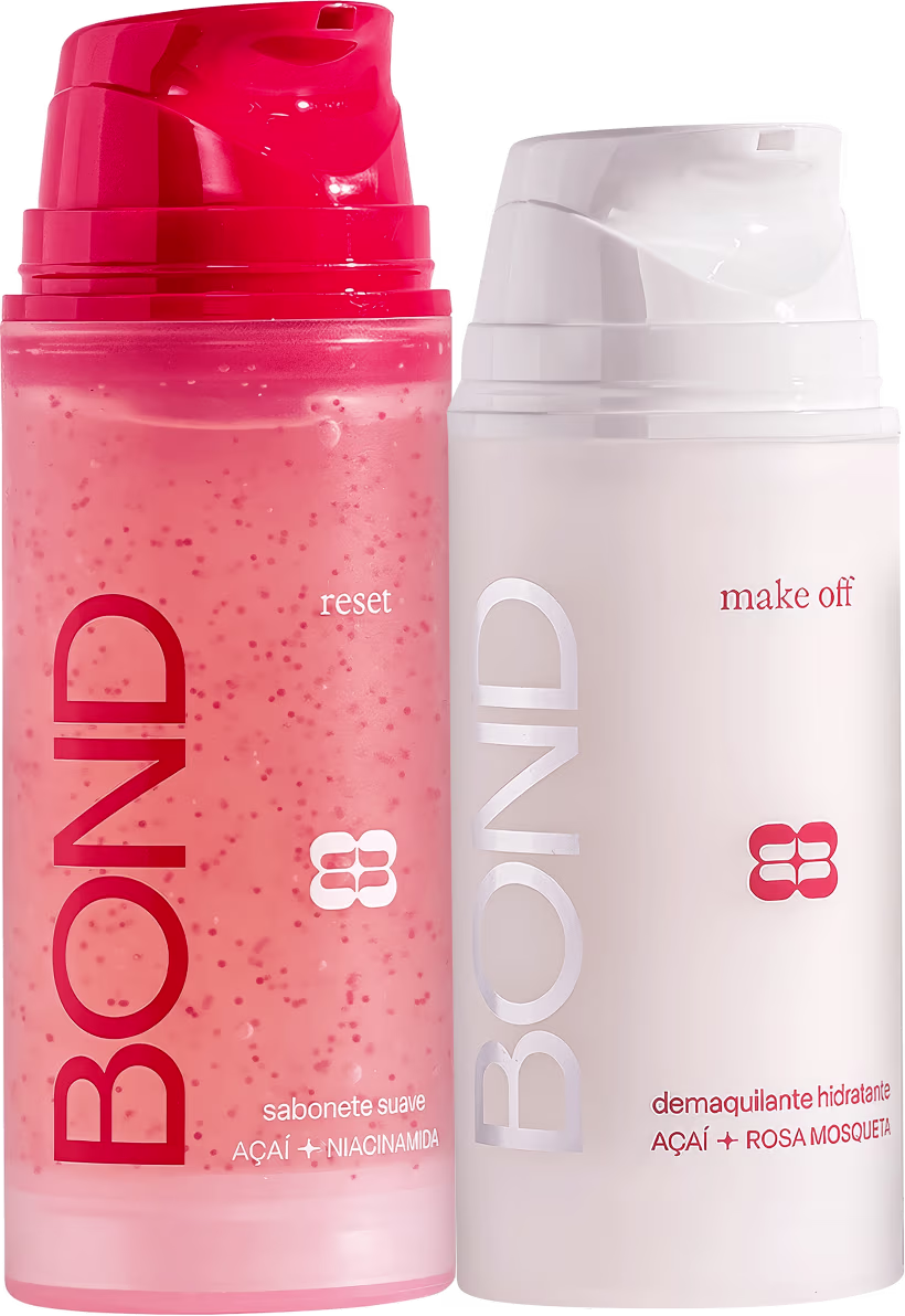 Dois produtos de beleza da marca Bond Rio: um sabonete suave rosa com ingredientes de açaí e niacinamida, e um demaquilante hidratante branco com açaí e rosa mosqueta, ambos em embalagens plásticas com rótulos vermelhos.
