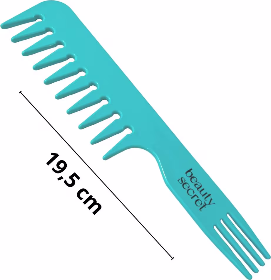 Pente de cabelo plástico na cor turquesa. Possui um cabo longo com dentes largos e espaçados em um lado. O comprimento total é de 19,5 cm, conforme indicado na imagem. O nome "Beauty Techer" está impresso no cabo.