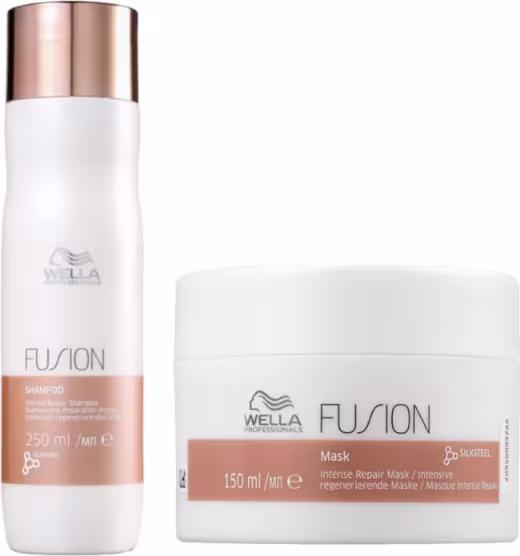 Shampoo e máscara de tratamento intensivo da linha Fusion da Wella Professionals. O shampoo vem em um frasco branco e rose gold de 250ml. A máscara de reparação intensa vem em uma embalagem branca de 150ml.