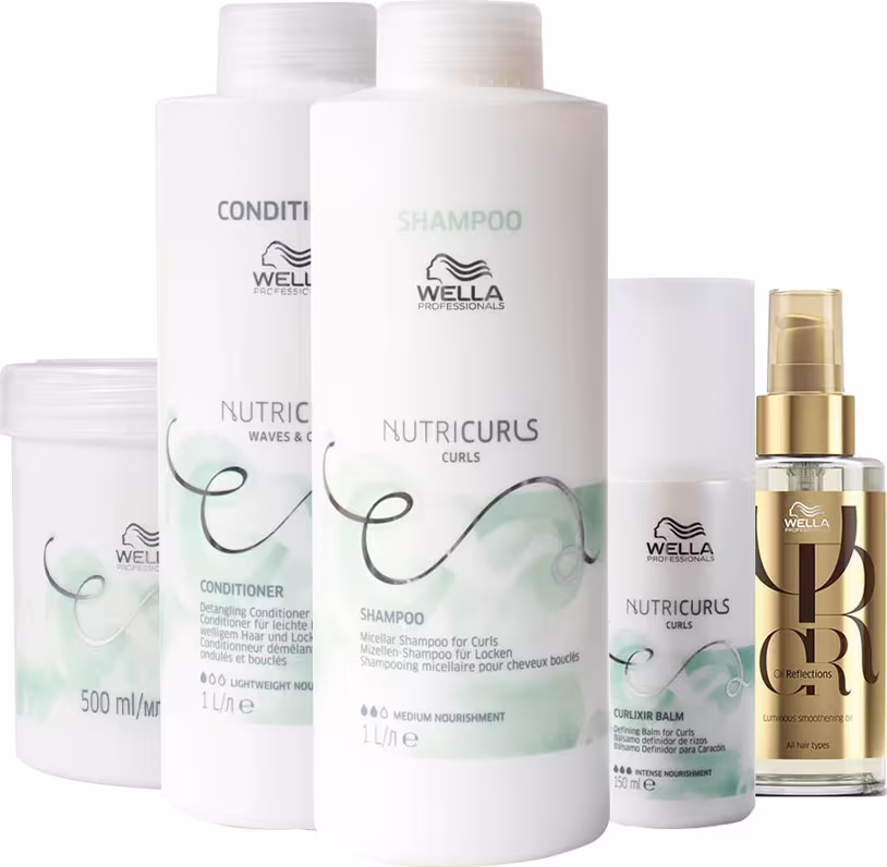Conjunto de produtos Wella Professionals Nutricurls, incluindo shampoo, condicionador e bálsamo para cachos, em embalagens brancas com detalhes em verde e dourado. Também há um frasco dourado de óleo para cabelos.
