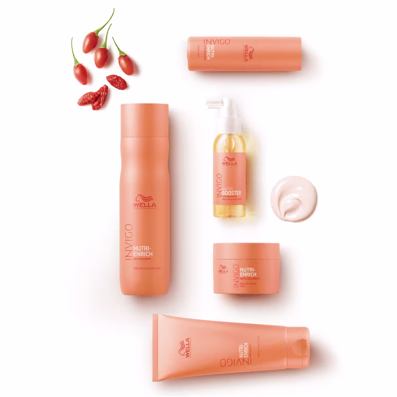 Diversos produtos da linha Invigo Nutri-Enrich da marca Wella Professionals.