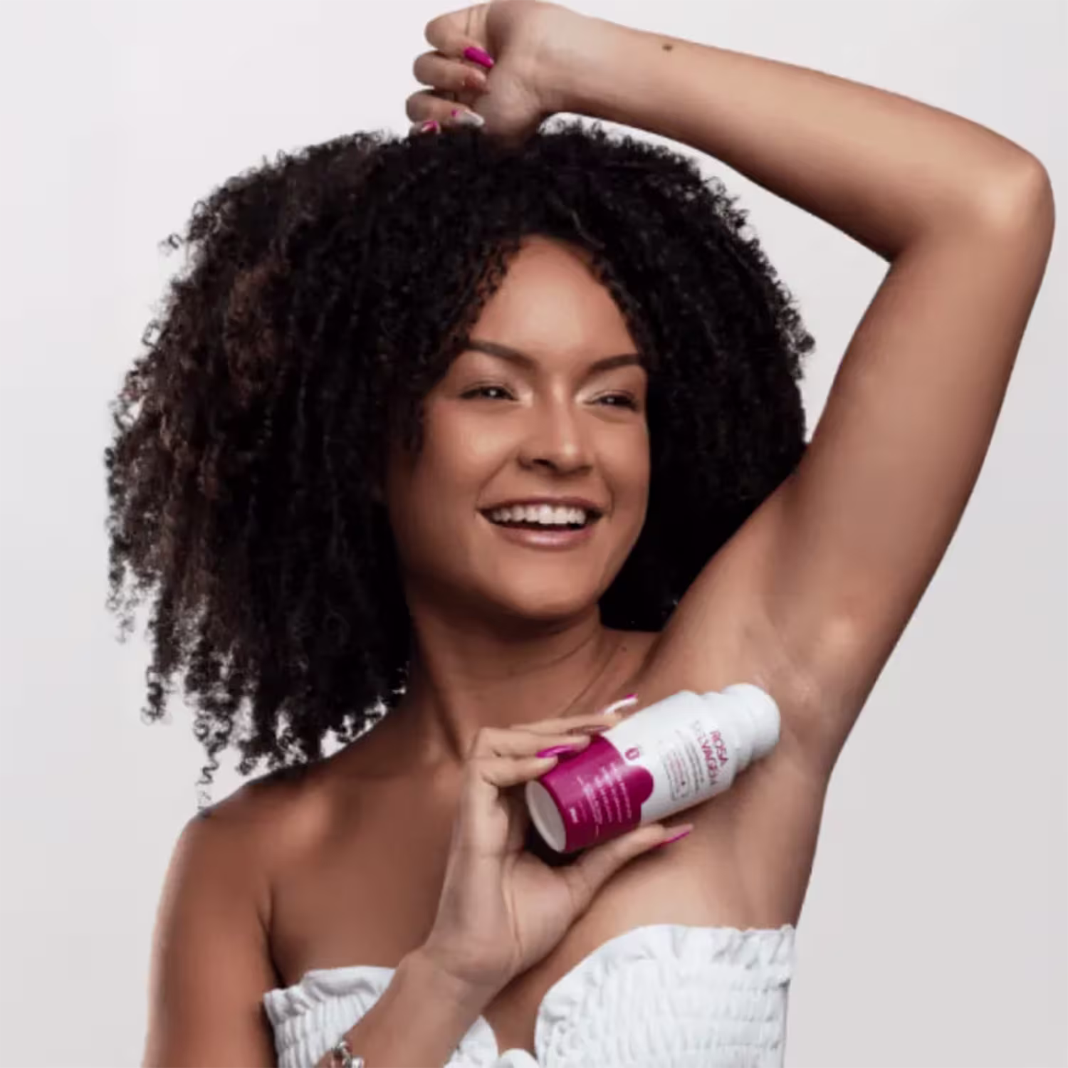 Desodorante Uniformizador Roll-On Antitranspirante de Rosa Selvagem.