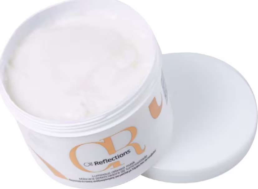 Máscara Oil Reflections de Wella Reflections, com a tampa aberta