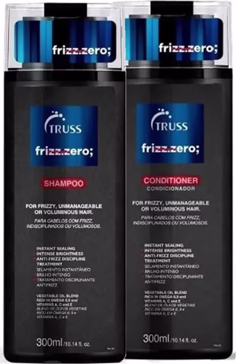 A imagem apresenta um shampoo e um condicionador, ambos com embalagens plásticas pretas de 300ml. Os frascos possuem um detalhe azul claro com o nome da linha "Frizz Zero" e o logo da Truss.