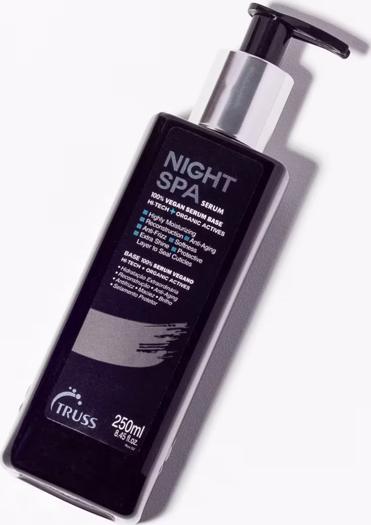 A imagem mostra um frasco de sérum com tampa pump preta.