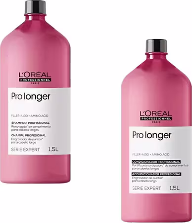 São dois frascos de plástico rígido de shampoo e condicionador com 1,5 litros cada, da linha Serie Expert Pro longer da L'Oréal Professionnel. Os frascos têm um formato cilíndrico e são de cor rosa vibrante.