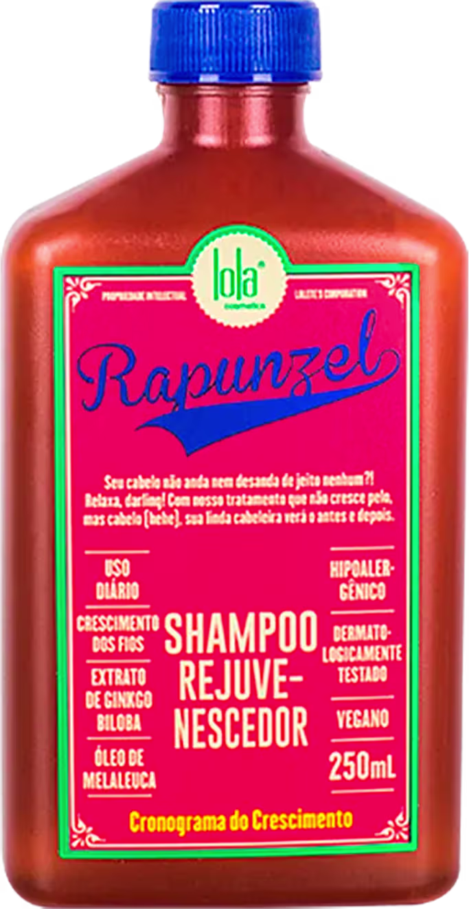 A imagem mostra o frasco do shampoo, seu formato é retangular e possui tampa rosqueável azul.