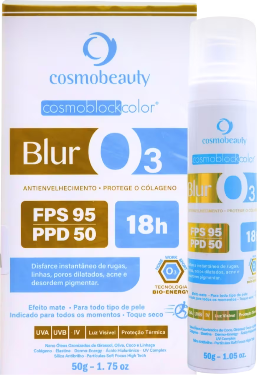 Bloqueador solar da marca Cosmobeauty, chamado Cosmoblock Color Blur 03. A embalagem contém informações sobre o produto, como FPS 95 e PPD 50, além de mencionar que o produto protege o colágeno e tem efeito mate.