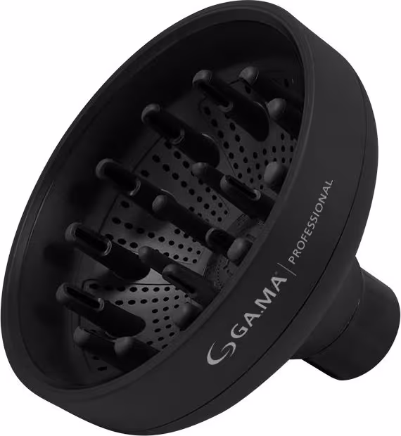 A imagem mostra um difusor de cabelo marca GA.MA Italy. O produto é todo preto e possui uma estrutura arredondada com várias aberturas perfuradas em sua superfície. O design é compacto e parece ser feito de plástico resistente.