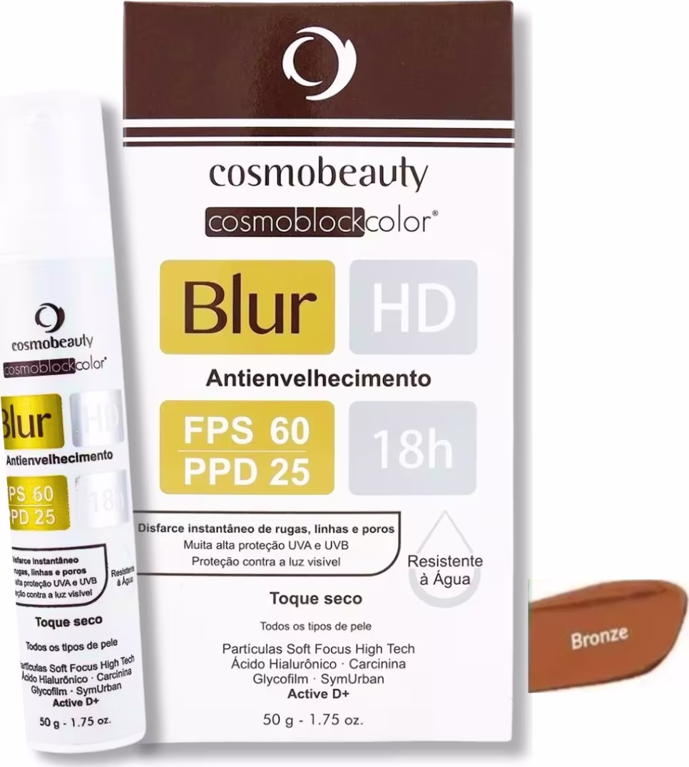 Bloqueador solar da marca Cosmobeauty, chamado Cosmoblockcolor Blur HD. O produto vem em um tubo branco com o nome "Blur" impresso. O rótulo indica que o bloqueador solar possui FPS 60 e PPD 25, além de ser resistente à água e oferecer proteção UVA e UVB.
